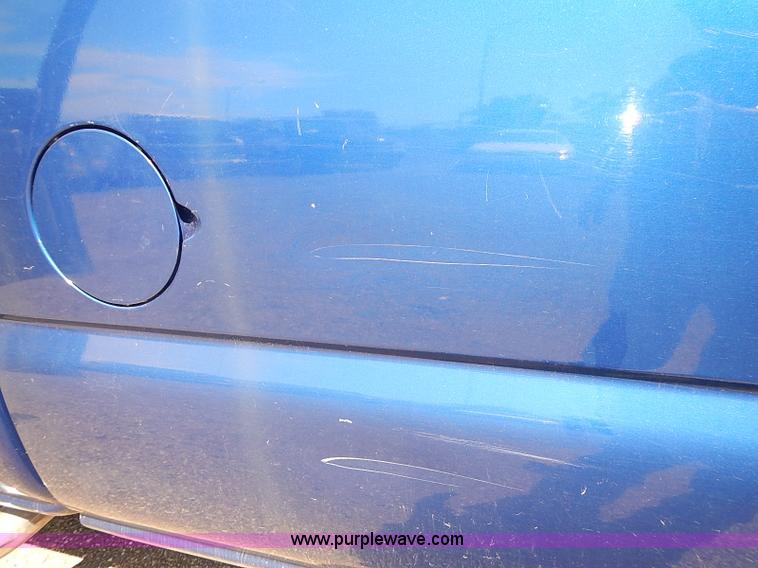 image for item E7772 2004 Chevrolet Silverado 2500HD pickup truck