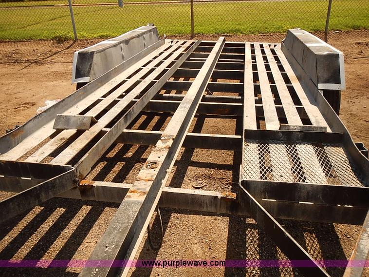 image for item E7773 1992 JFW W3DW6 equipment trailer