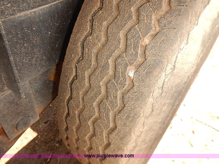 image for item E7773 1992 JFW W3DW6 equipment trailer