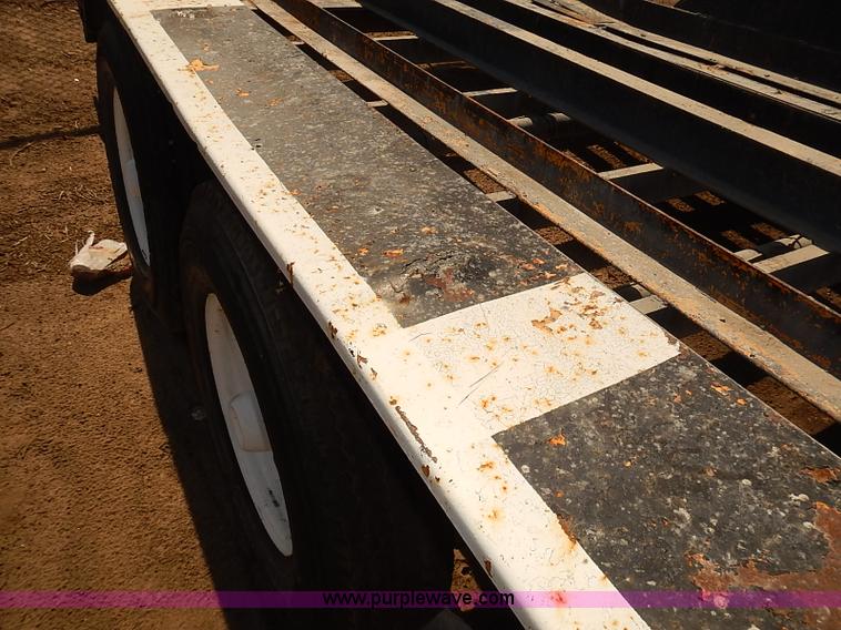 image for item E7773 1992 JFW W3DW6 equipment trailer