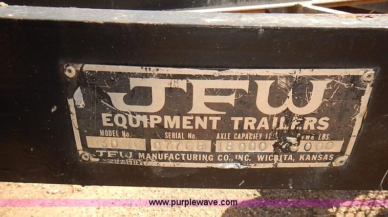 image for item E7773 1992 JFW W3DW6 equipment trailer
