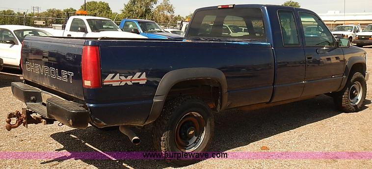 image for item E7774 2000 Chevrolet 2500 Ext. Cab pickup truck