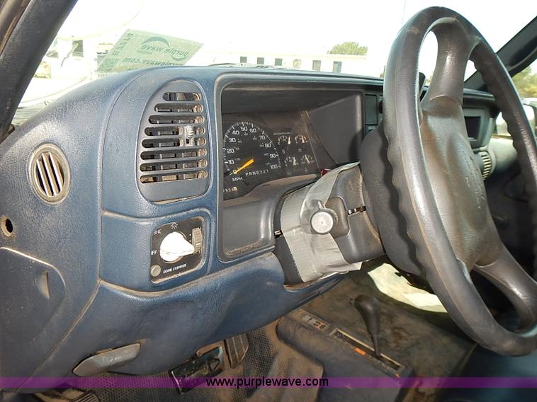 image for item E7774 2000 Chevrolet 2500 Ext. Cab pickup truck