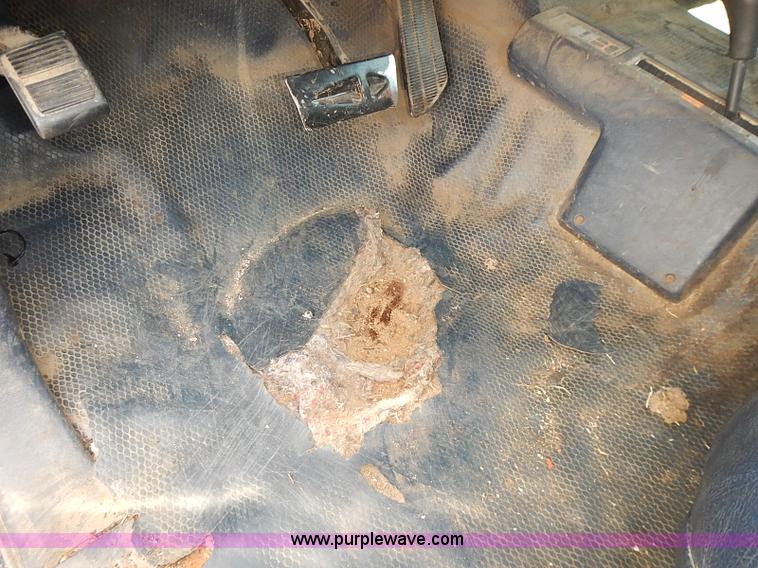 image for item E7774 2000 Chevrolet 2500 Ext. Cab pickup truck