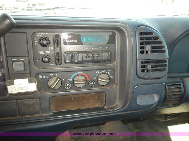 image for item E7774 2000 Chevrolet 2500 Ext. Cab pickup truck