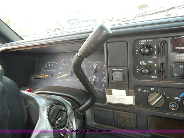 image for item E7774 2000 Chevrolet 2500 Ext. Cab pickup truck