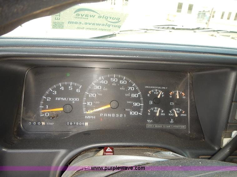 image for item E7774 2000 Chevrolet 2500 Ext. Cab pickup truck