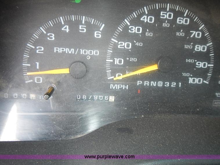 image for item E7774 2000 Chevrolet 2500 Ext. Cab pickup truck