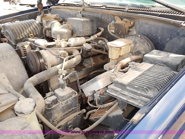 image for item E7774 2000 Chevrolet 2500 Ext. Cab pickup truck