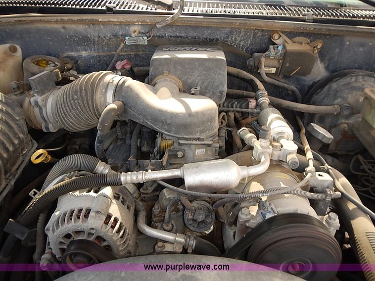 image for item E7774 2000 Chevrolet 2500 Ext. Cab pickup truck