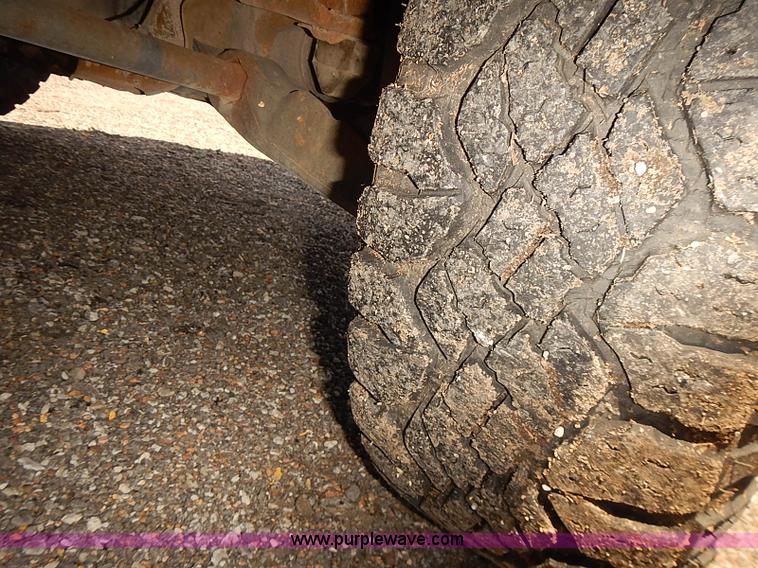 image for item E7774 2000 Chevrolet 2500 Ext. Cab pickup truck