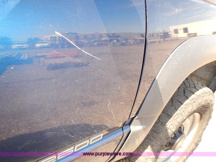 image for item E7774 2000 Chevrolet 2500 Ext. Cab pickup truck