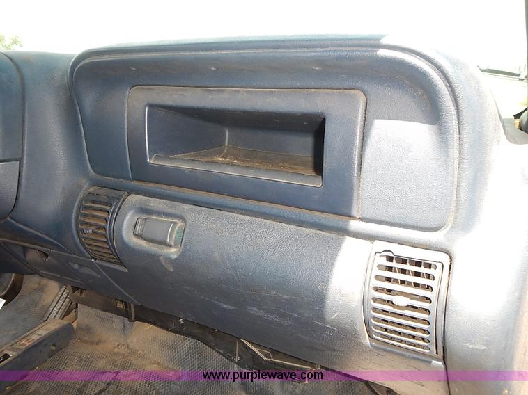 image for item E7774 2000 Chevrolet 2500 Ext. Cab pickup truck