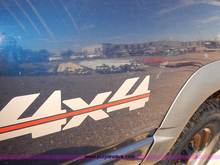 image for item E7774 2000 Chevrolet 2500 Ext. Cab pickup truck