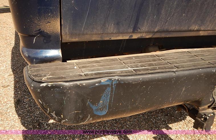 image for item E7774 2000 Chevrolet 2500 Ext. Cab pickup truck