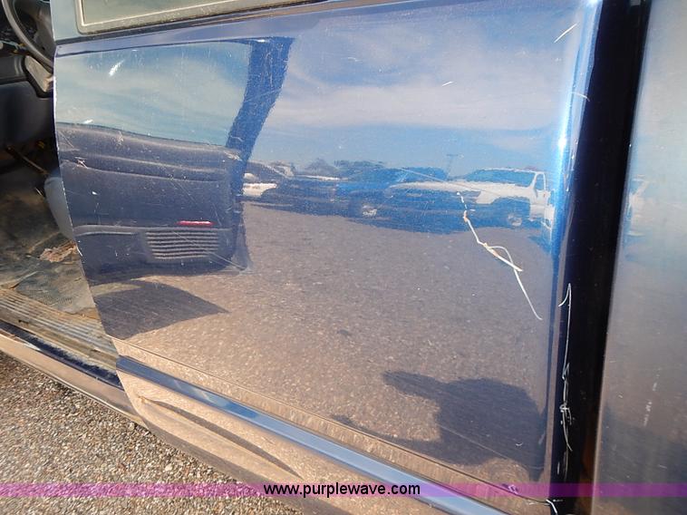 image for item E7774 2000 Chevrolet 2500 Ext. Cab pickup truck