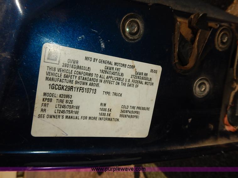 image for item E7774 2000 Chevrolet 2500 Ext. Cab pickup truck