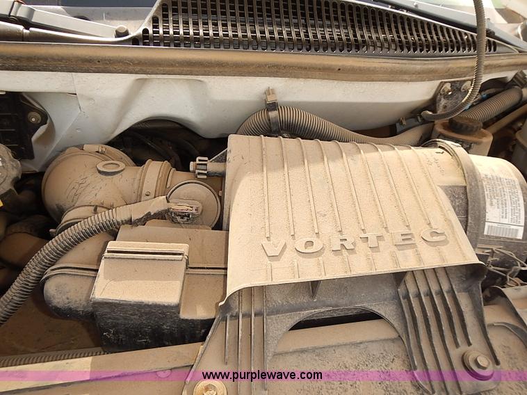 image for item E7775 2005 Chevrolet Express 2500 Cargo van
