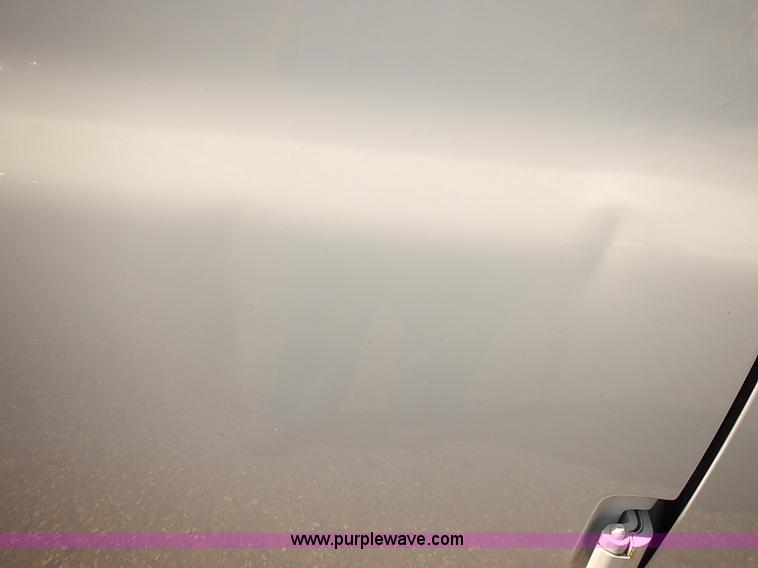 image for item E7775 2005 Chevrolet Express 2500 Cargo van