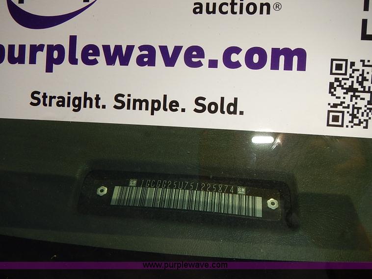 image for item E7775 2005 Chevrolet Express 2500 Cargo van