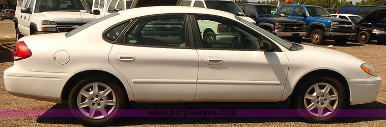 image for item E7776 2006 Ford Taurus SE