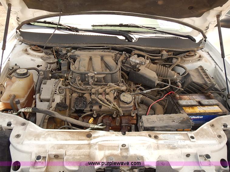 image for item E7776 2006 Ford Taurus SE