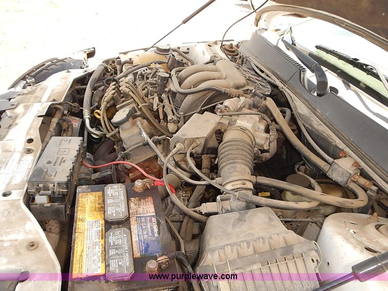 image for item E7776 2006 Ford Taurus SE