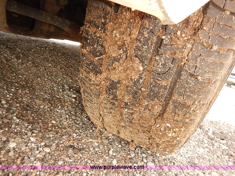 image for item E7776 2006 Ford Taurus SE