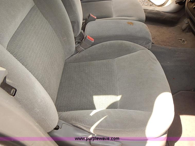 image for item E7776 2006 Ford Taurus SE