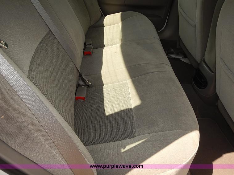 image for item E7776 2006 Ford Taurus SE