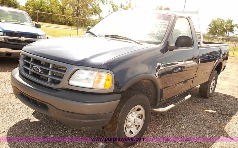 image for item E7777 2002 Ford F150 XL pickup truck