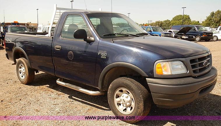 image for item E7777 2002 Ford F150 XL pickup truck