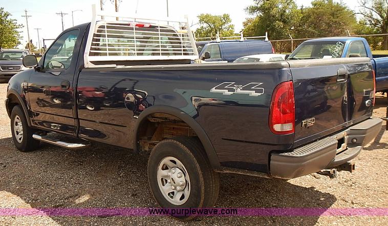 image for item E7777 2002 Ford F150 XL pickup truck
