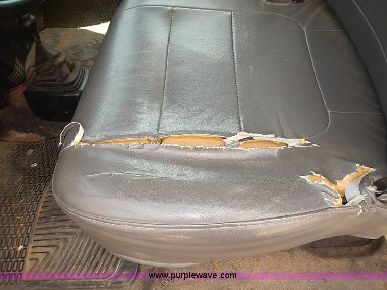 image for item E7777 2002 Ford F150 XL pickup truck