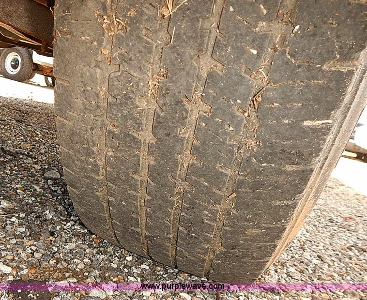 image for item E7777 2002 Ford F150 XL pickup truck