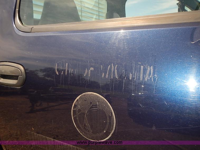 image for item E7777 2002 Ford F150 XL pickup truck