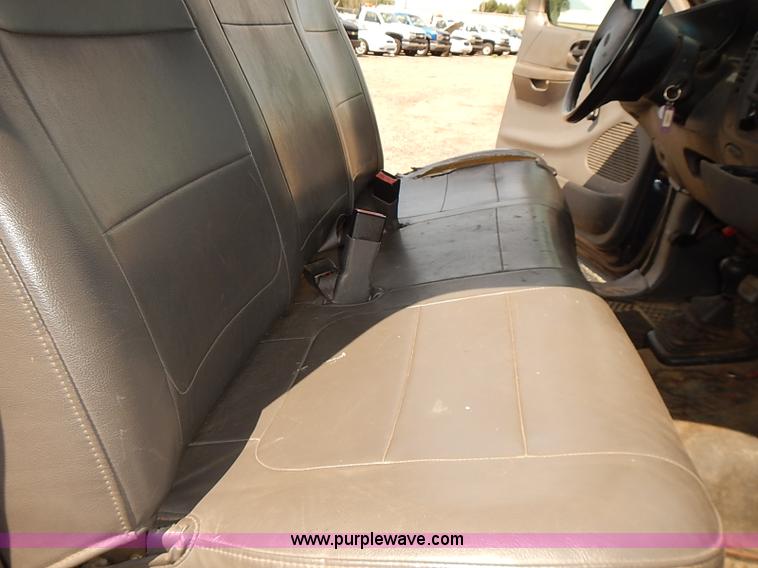 image for item E7777 2002 Ford F150 XL pickup truck