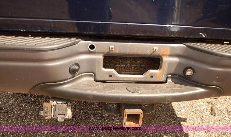 image for item E7777 2002 Ford F150 XL pickup truck