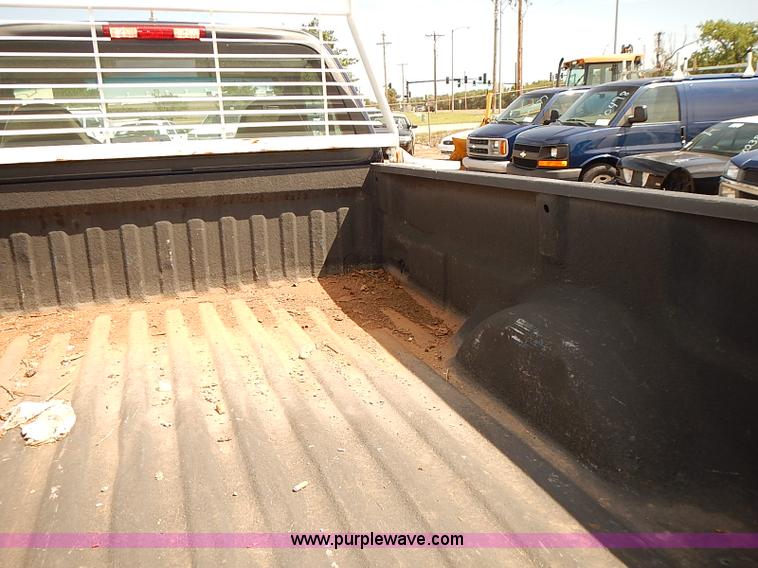 image for item E7777 2002 Ford F150 XL pickup truck