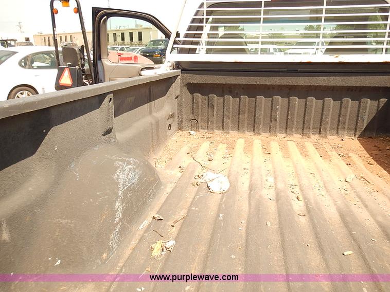 image for item E7777 2002 Ford F150 XL pickup truck