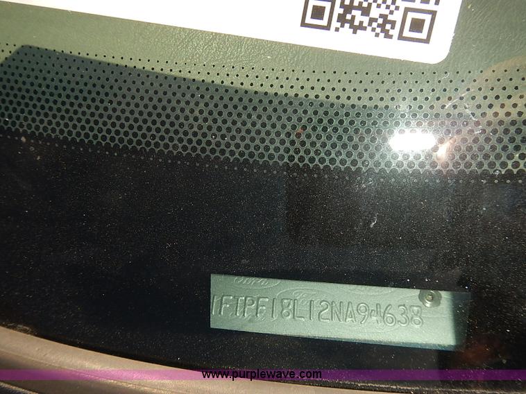 image for item E7777 2002 Ford F150 XL pickup truck