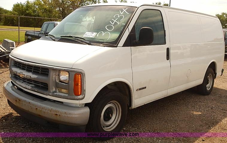 image for item E7778 2002 Chevrolet Express 1500 Cargo van