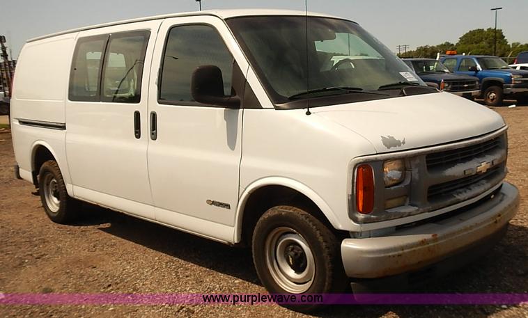 image for item E7778 2002 Chevrolet Express 1500 Cargo van
