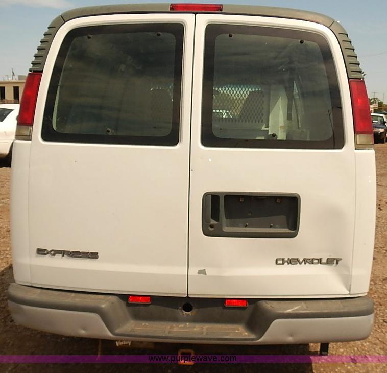 image for item E7778 2002 Chevrolet Express 1500 Cargo van