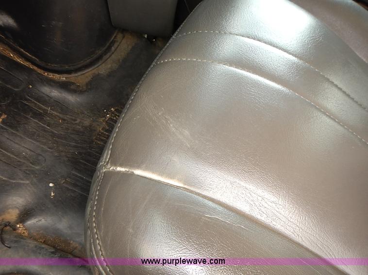 image for item E7778 2002 Chevrolet Express 1500 Cargo van