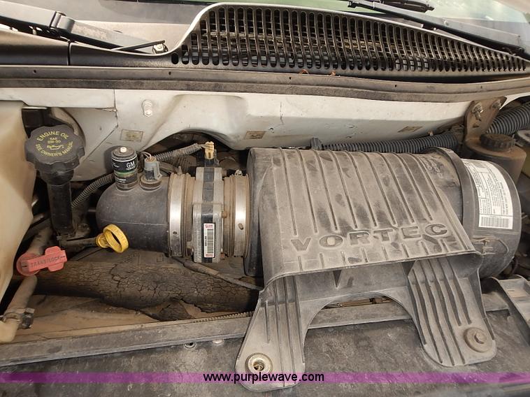 image for item E7778 2002 Chevrolet Express 1500 Cargo van