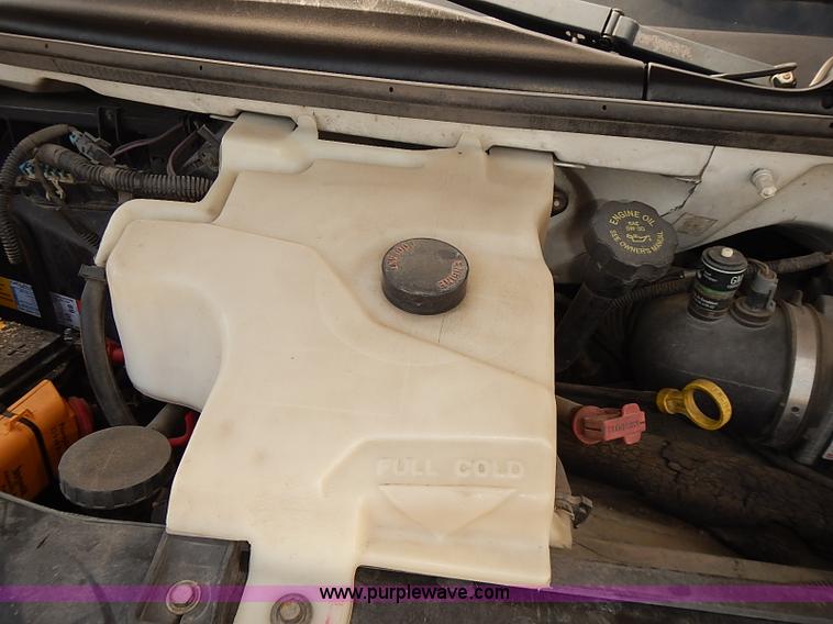 image for item E7778 2002 Chevrolet Express 1500 Cargo van