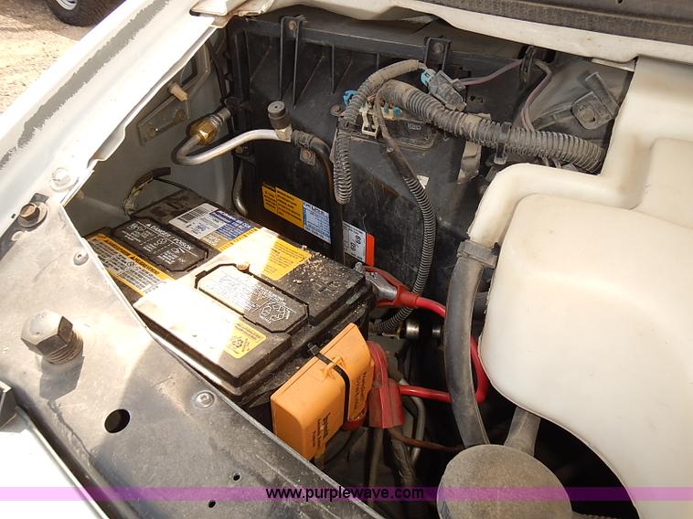 image for item E7778 2002 Chevrolet Express 1500 Cargo van