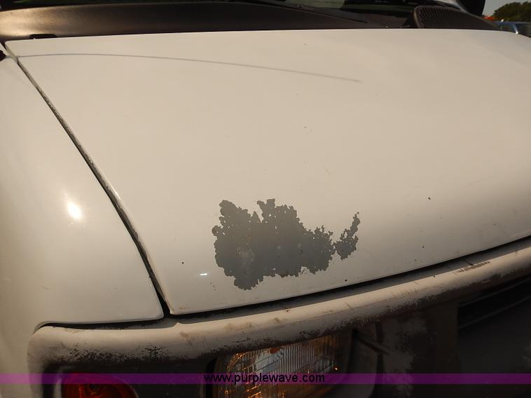 image for item E7778 2002 Chevrolet Express 1500 Cargo van