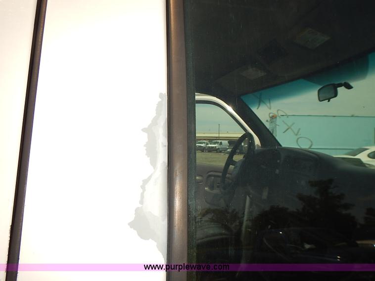 image for item E7778 2002 Chevrolet Express 1500 Cargo van